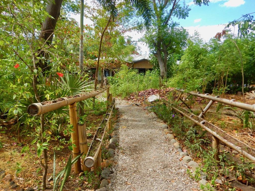 Pantai Paris Homestay Маумере Екстер'єр фото