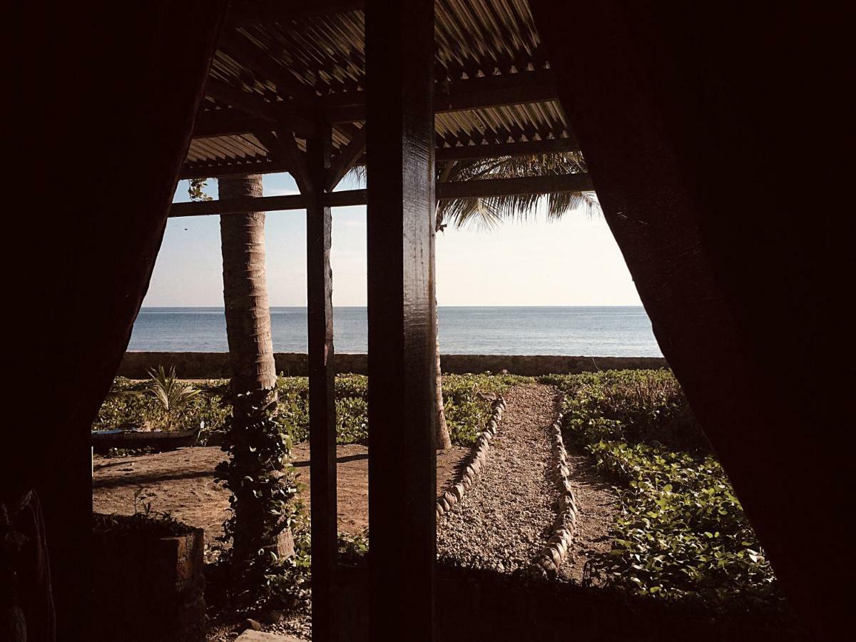 Pantai Paris Homestay Маумере Екстер'єр фото